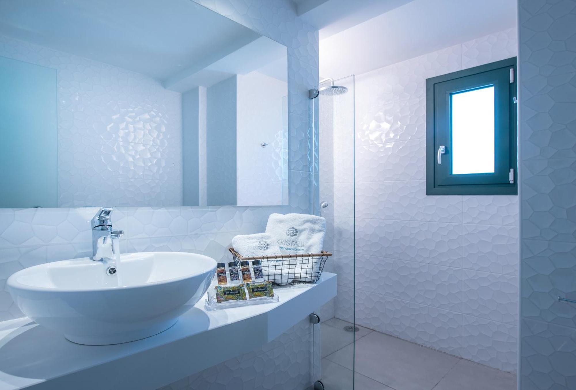 ماليا Kristalli Hotel Apartments الغرفة الصورة