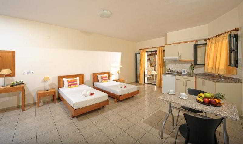 ماليا Kristalli Hotel Apartments المظهر الخارجي الصورة