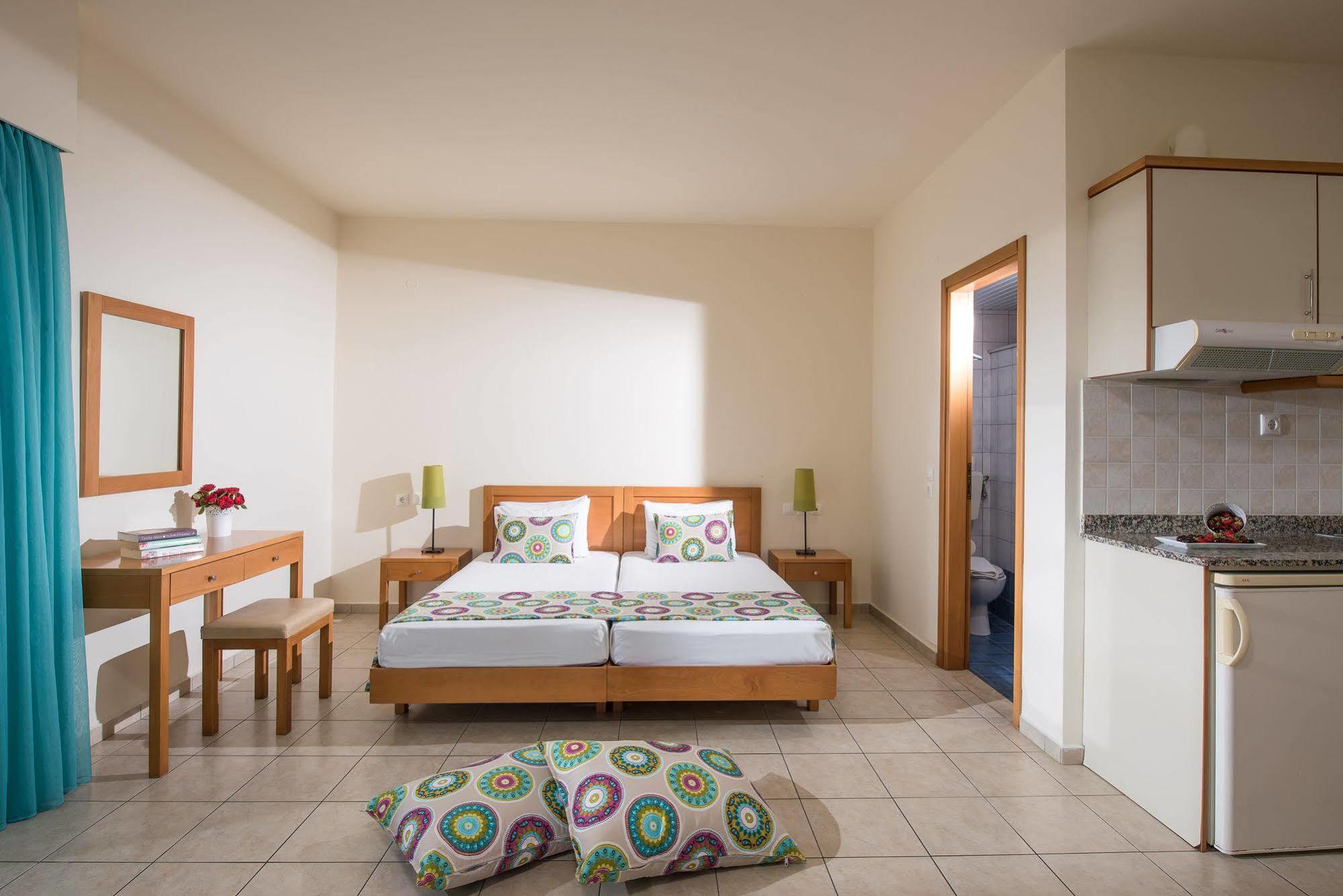 ماليا Kristalli Hotel Apartments المظهر الخارجي الصورة